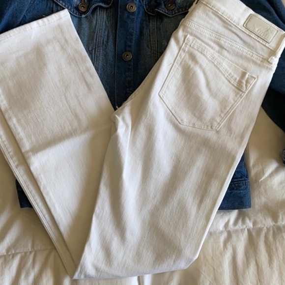 🆕 Express ~ Mid Rise Barley Boot Jeans - Picture 2 of 3